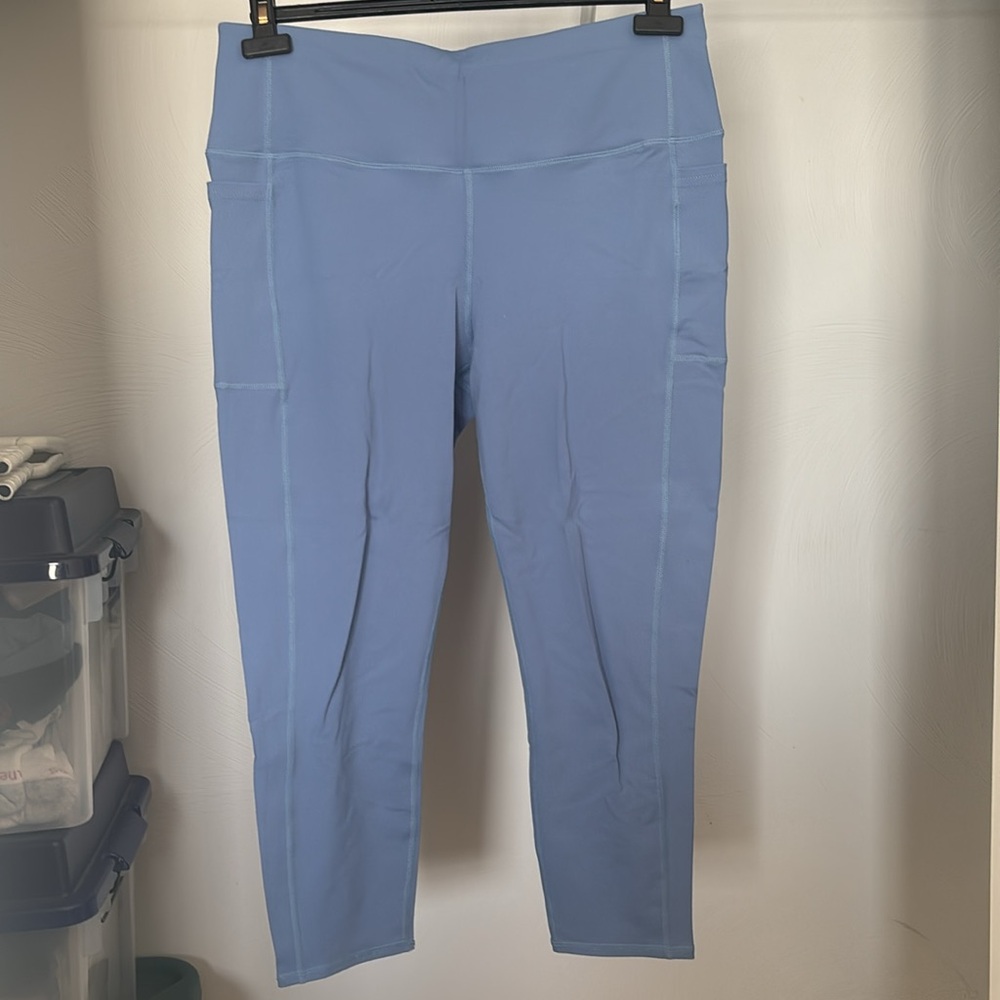 Blue athletic pants with pockets XL